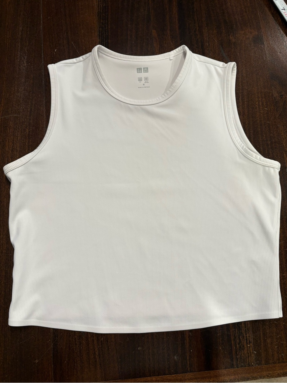 UNIQLO AIRism Ribbed Tank in White
